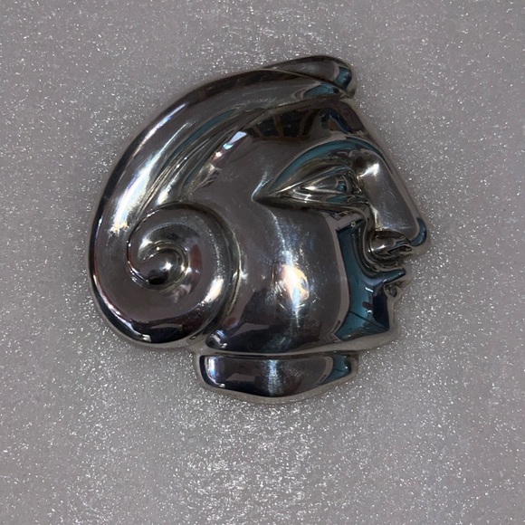 Patricia Von Musulin collectible preloved vintage silver iconic signed face Pin - Picture 12 of 16